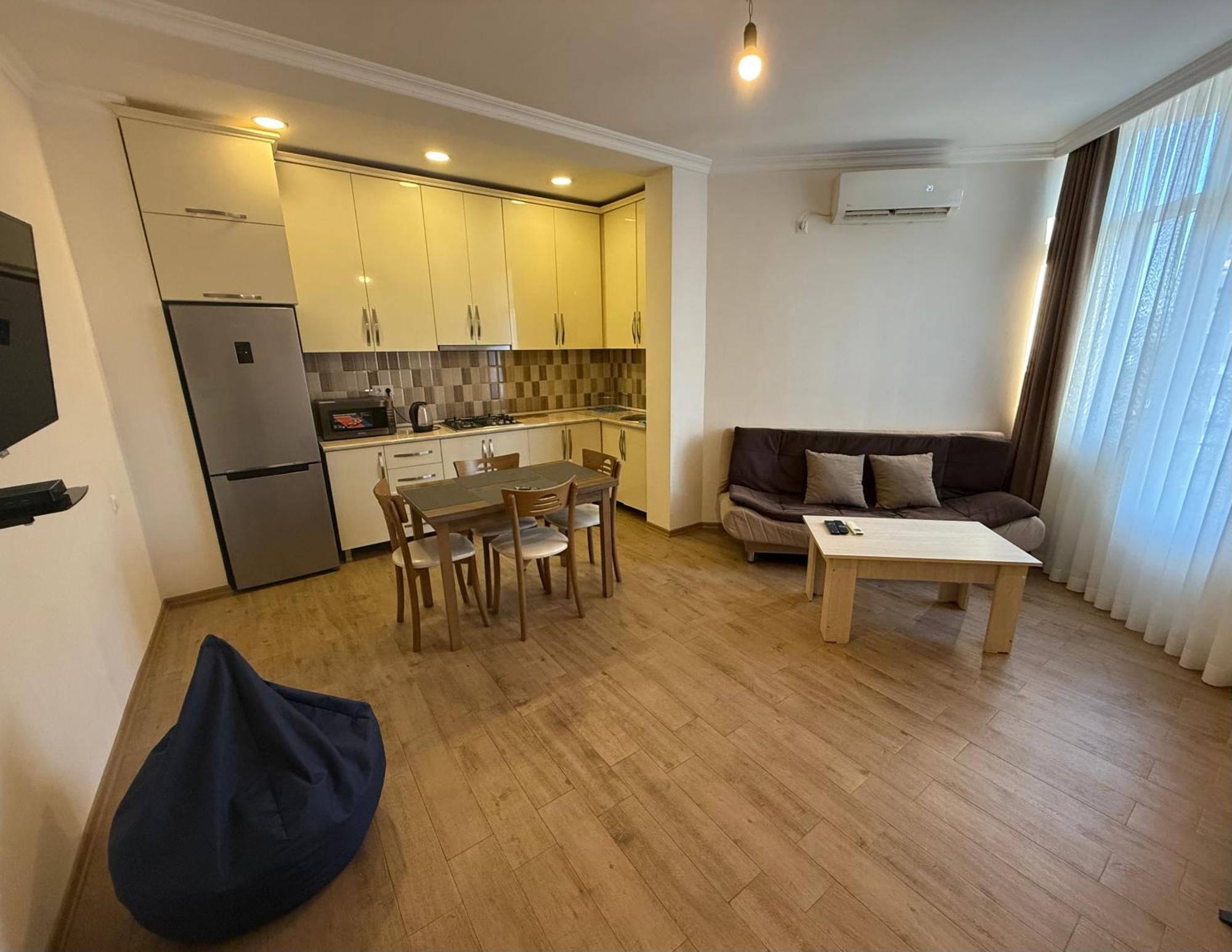 Apartment On Melikishvili 51 巴统 外观 照片