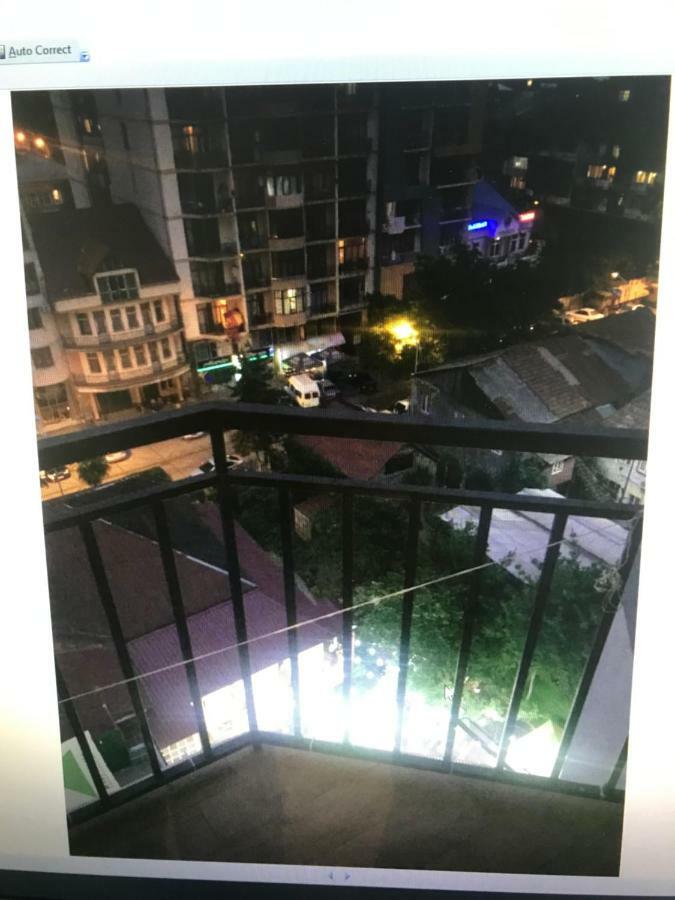 Apartment On Melikishvili 51 巴统 外观 照片