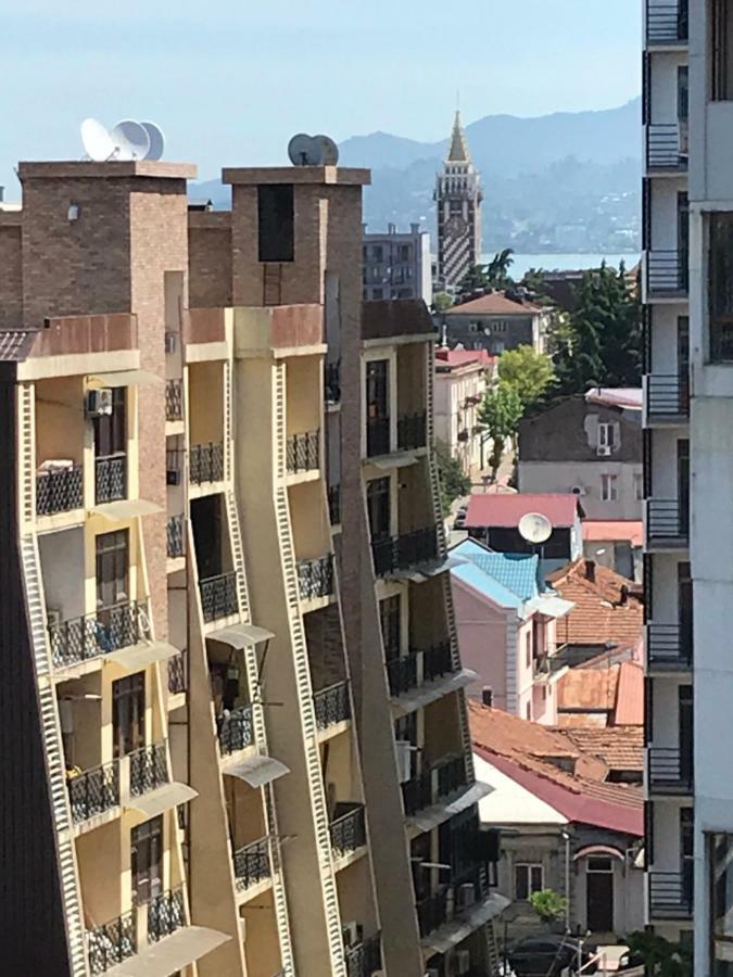 Apartment On Melikishvili 51 巴统 外观 照片